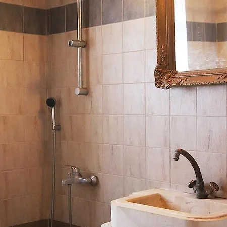 Semesterbostad Hillside Over Lemonodasos Galatás