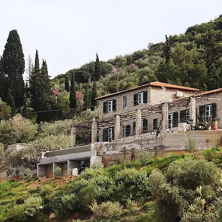 Casa de Férias Hillside Over Lemonodasos *